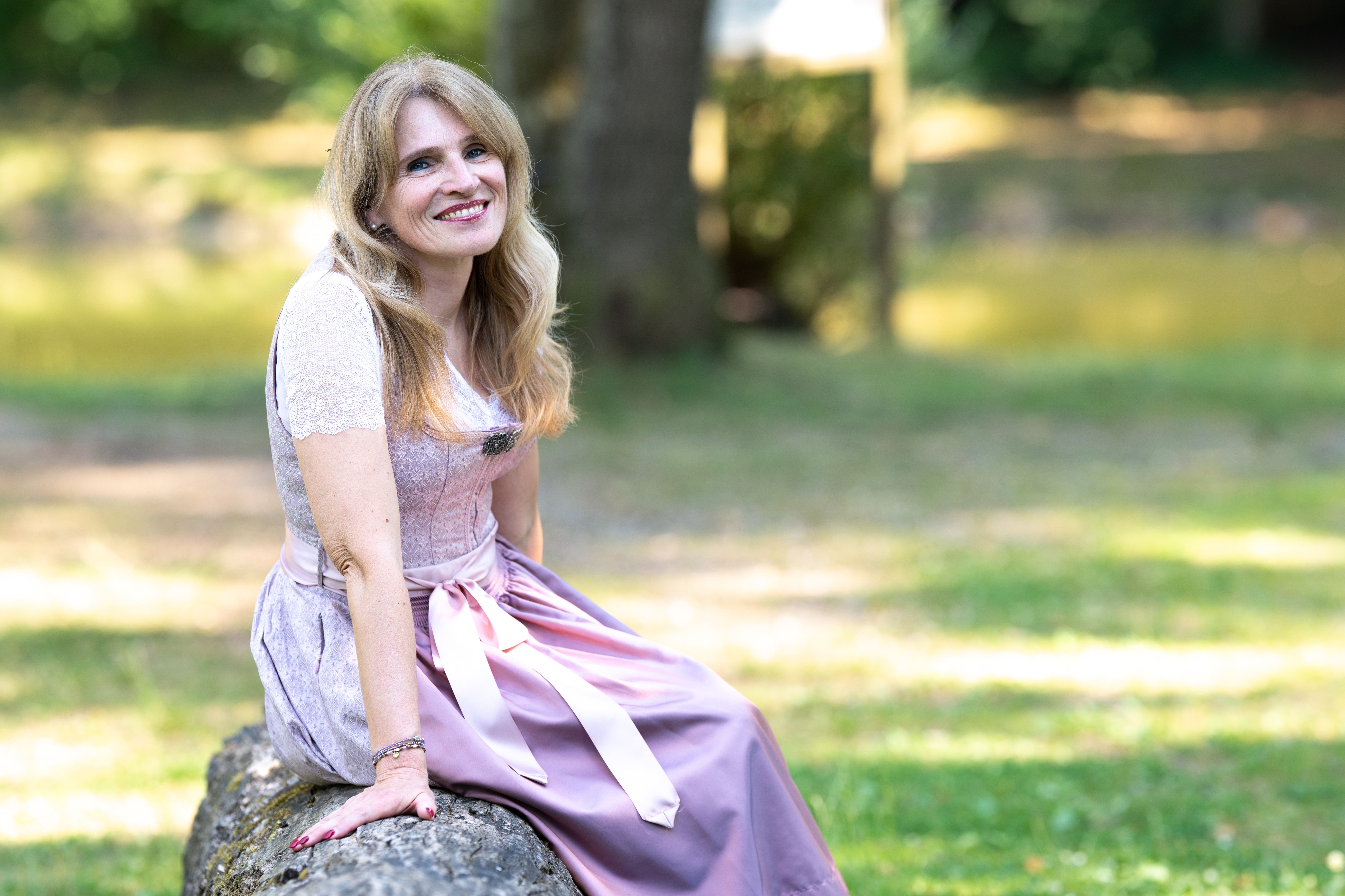 Porträt von Petra im Dirndl